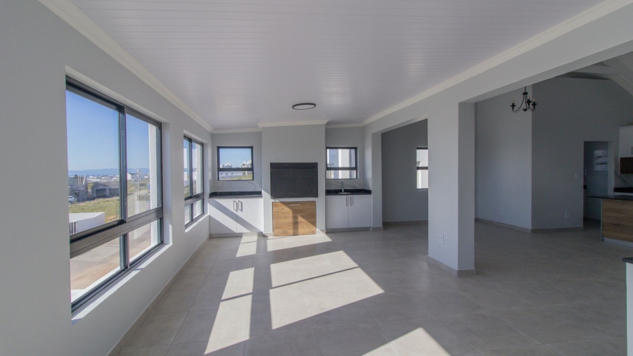 4 Bedroom Property for Sale in Da Gama Bay Western Cape